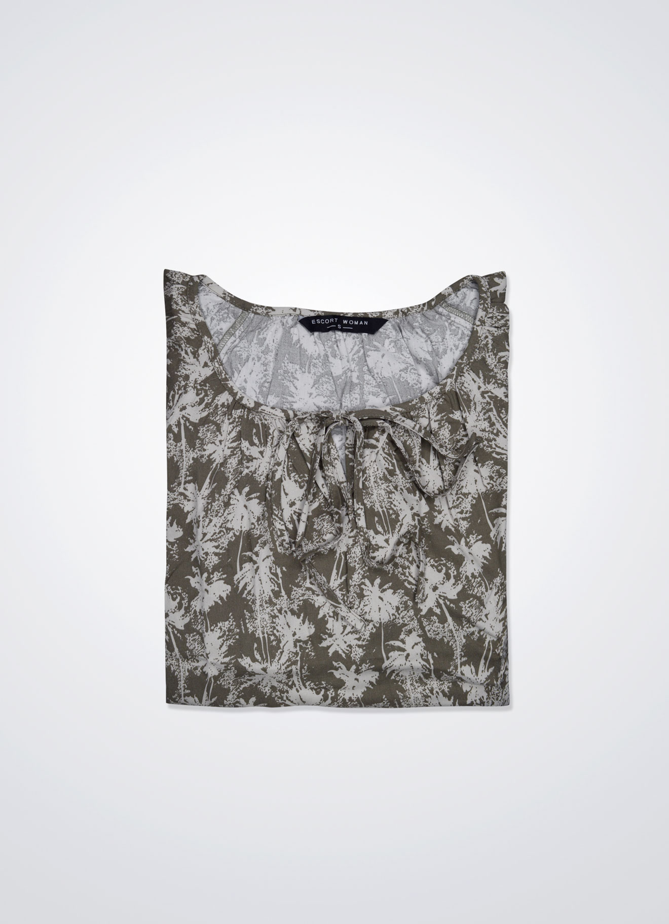 Aluminum by Sleeve Blouse