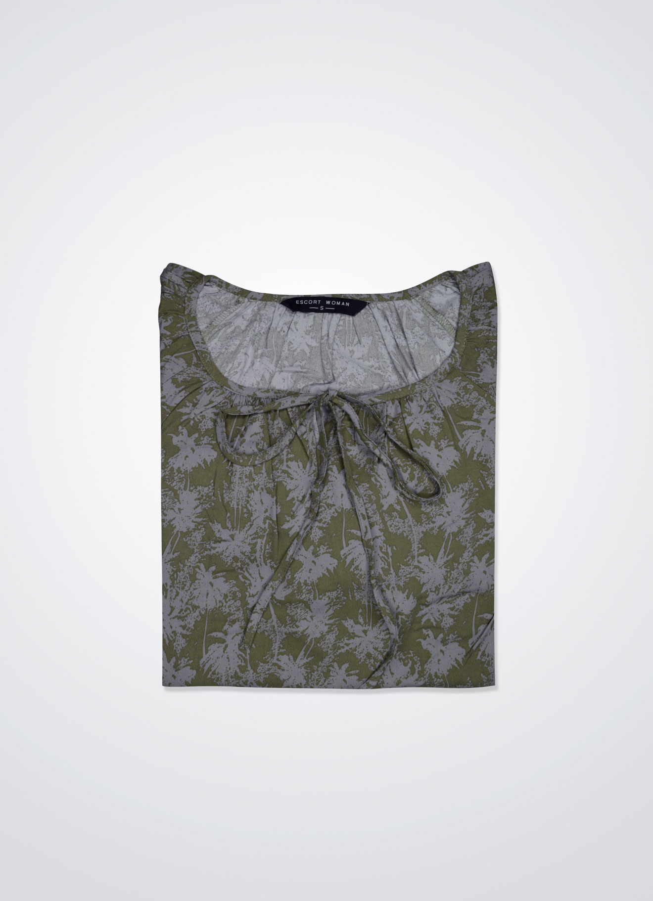 Iguana by Sleeve Blouse