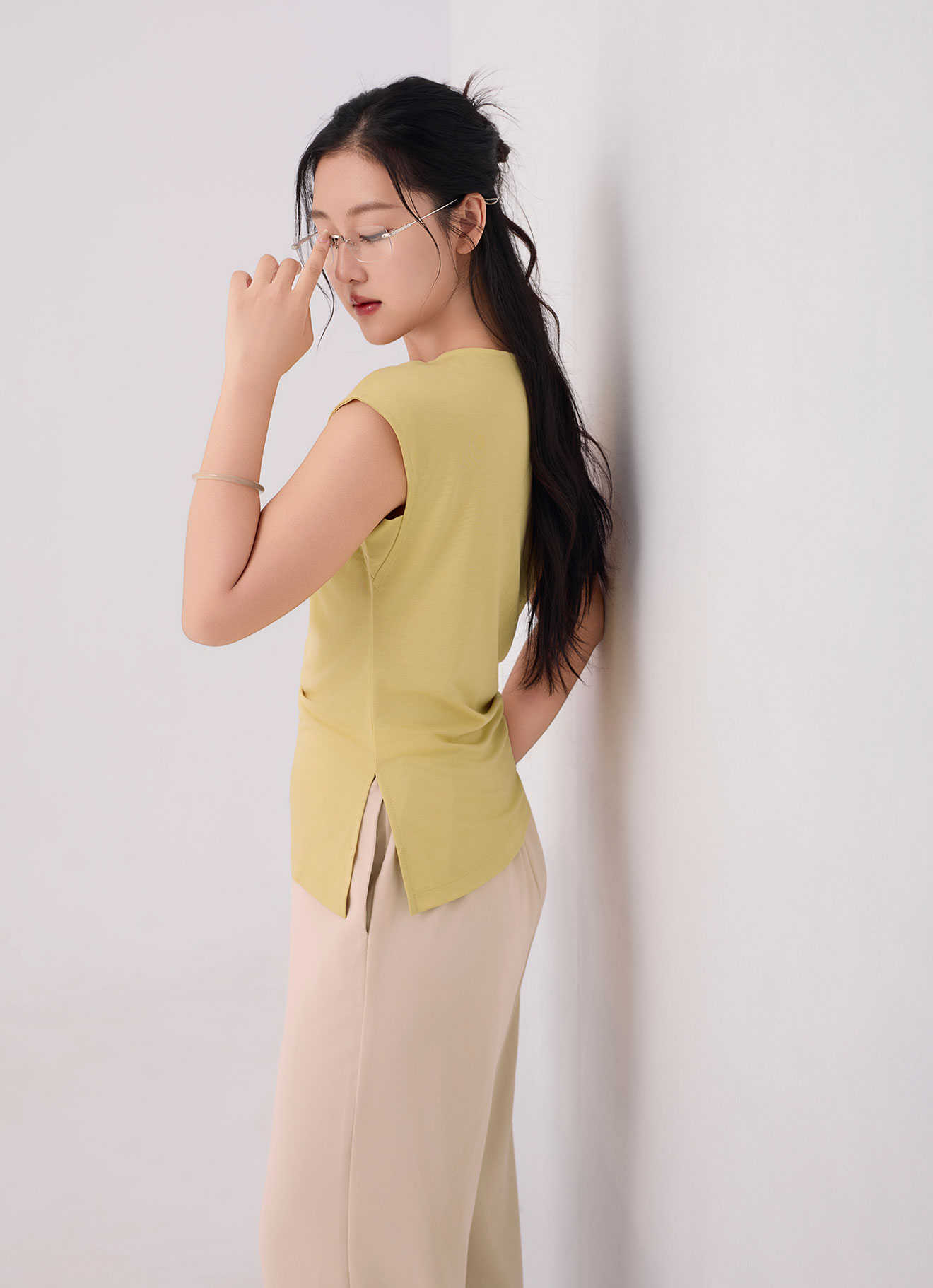 Jojoba by Round-Neck Blouse