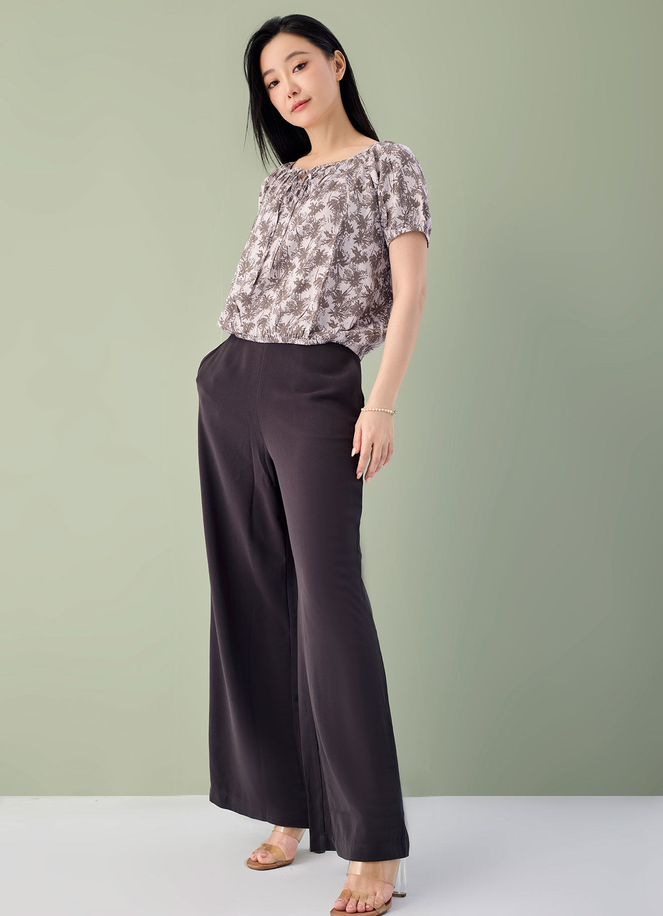 Pine-Bark  by Sleeve Blouse