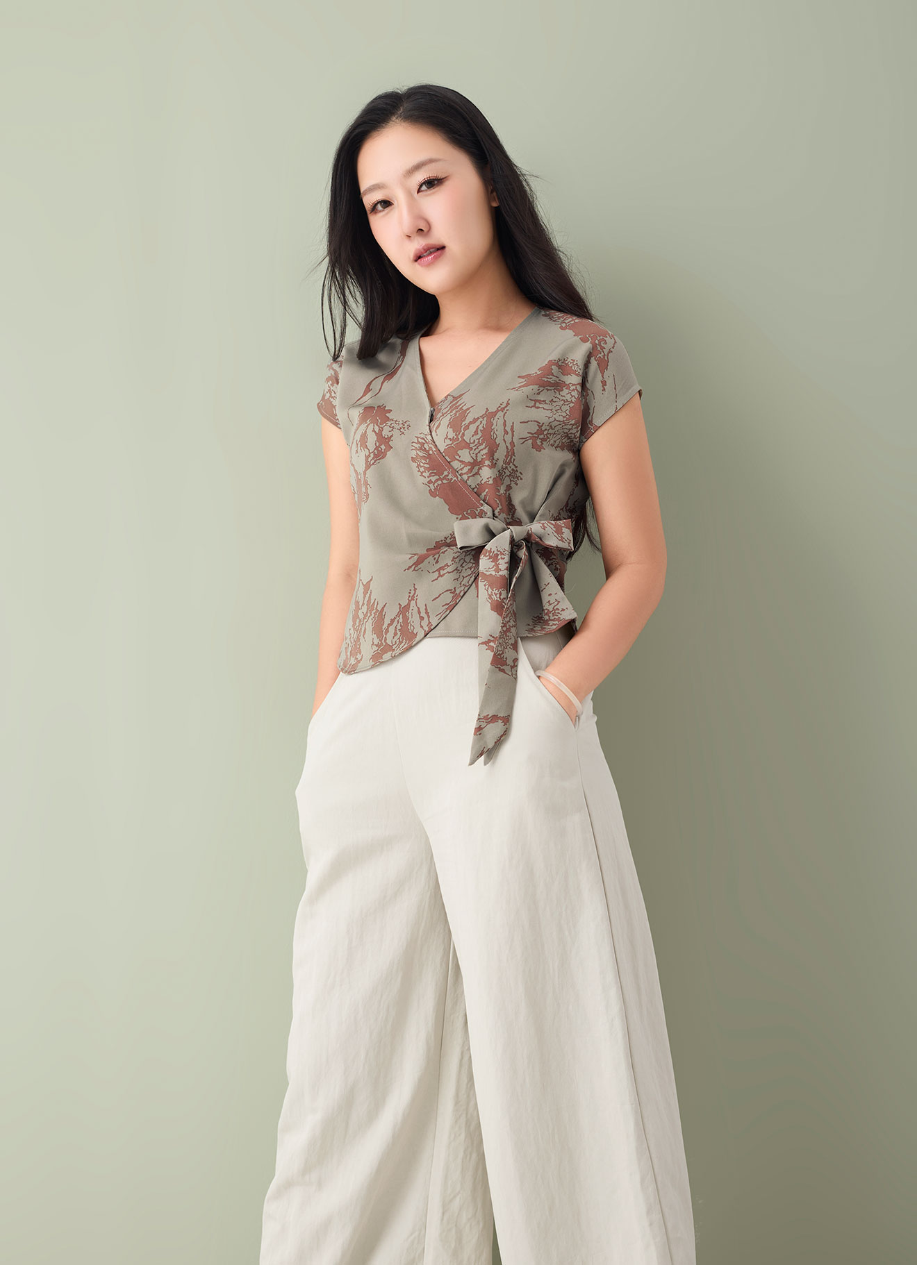 Agate-Gray by V-Neck Top