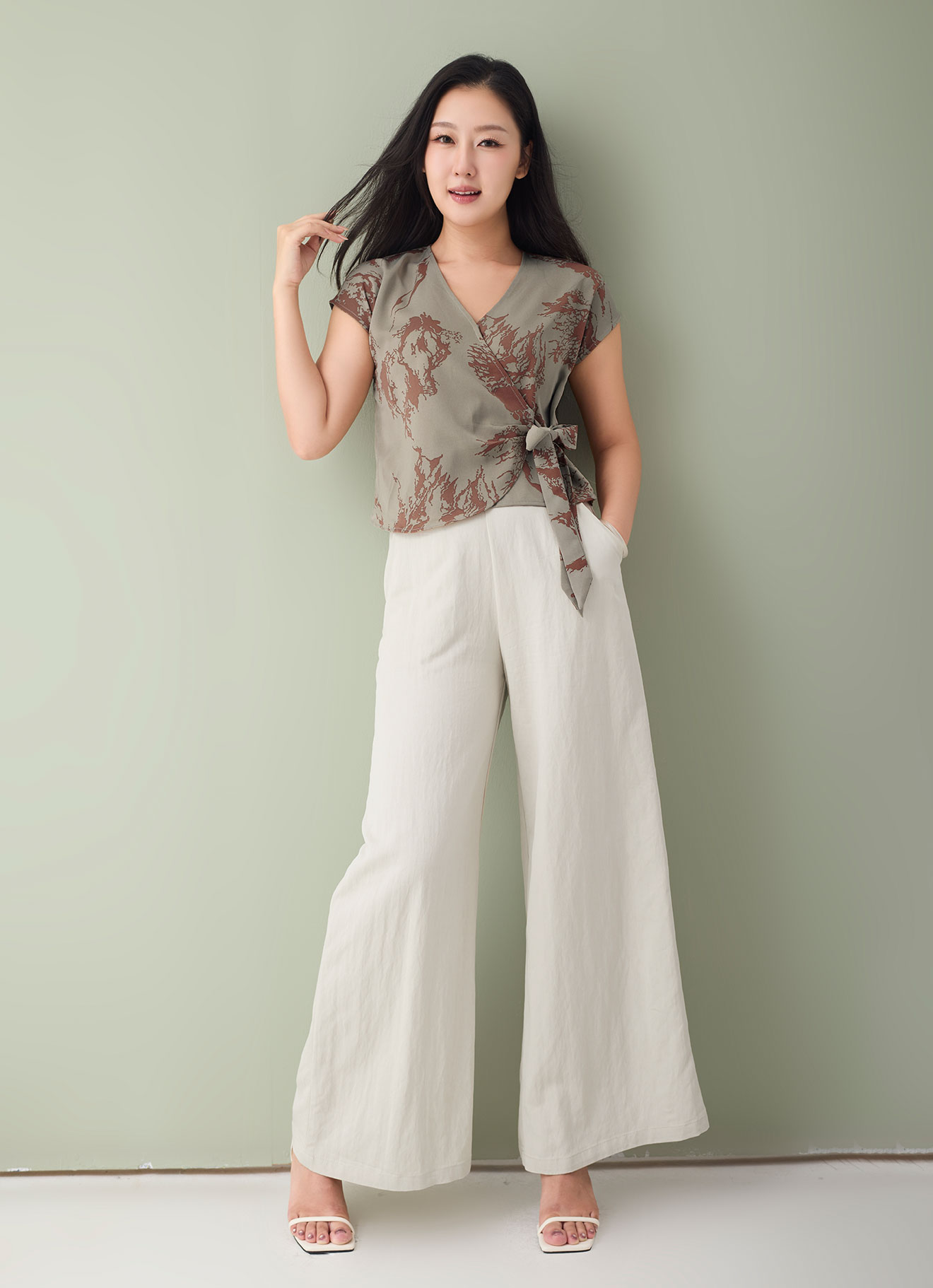 Agate-Gray by V-Neck Top