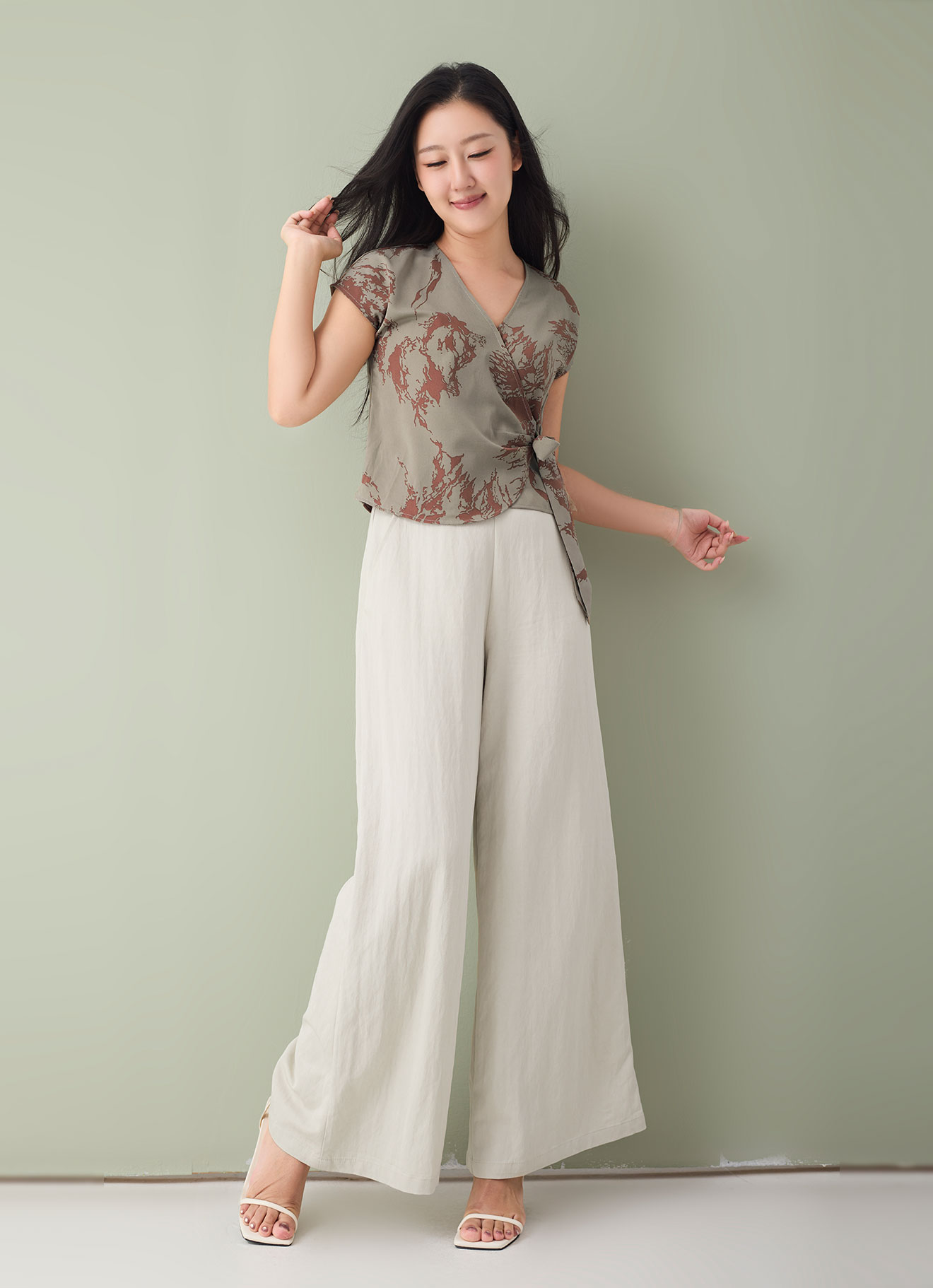 Agate-Gray by V-Neck Top