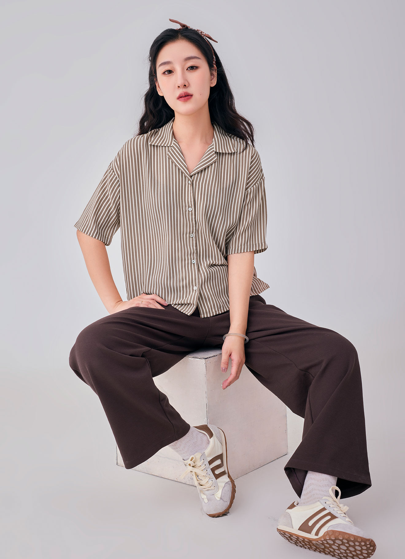 Amphora by STRIPED SHIRT