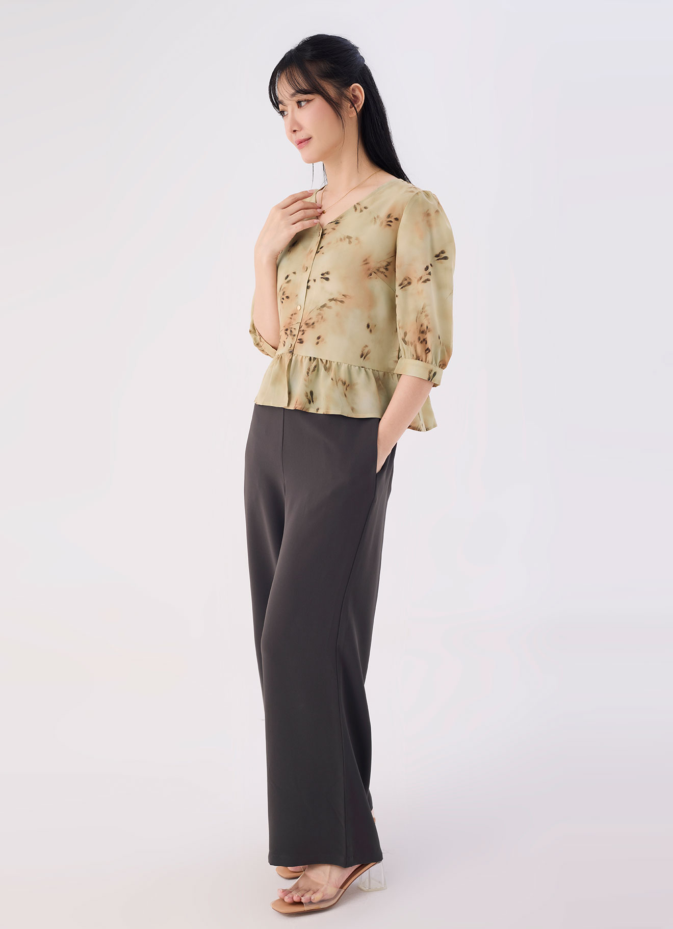 Banana-Crepe by V-Neck Blouse