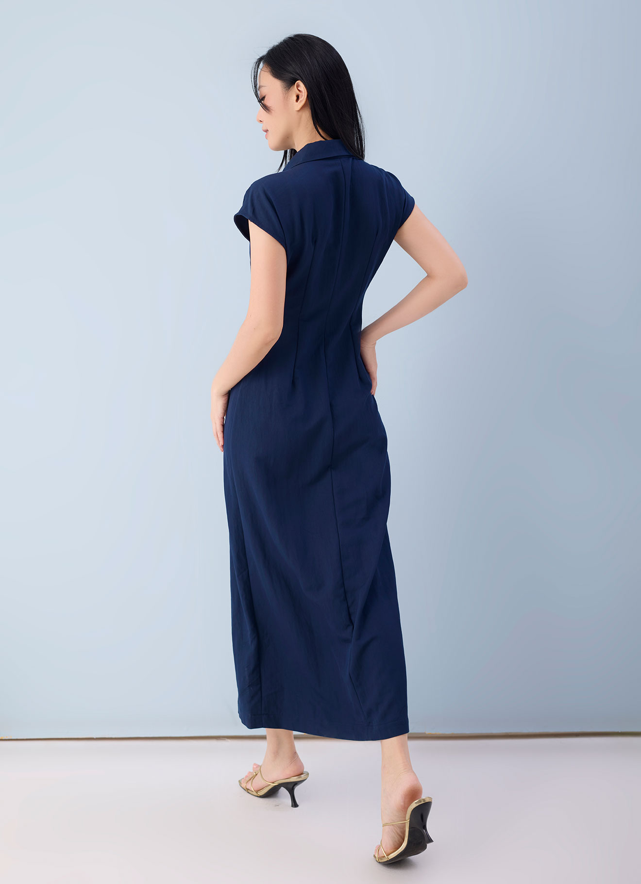 Black-lris  by Collared Sleeveless Maxi Dress