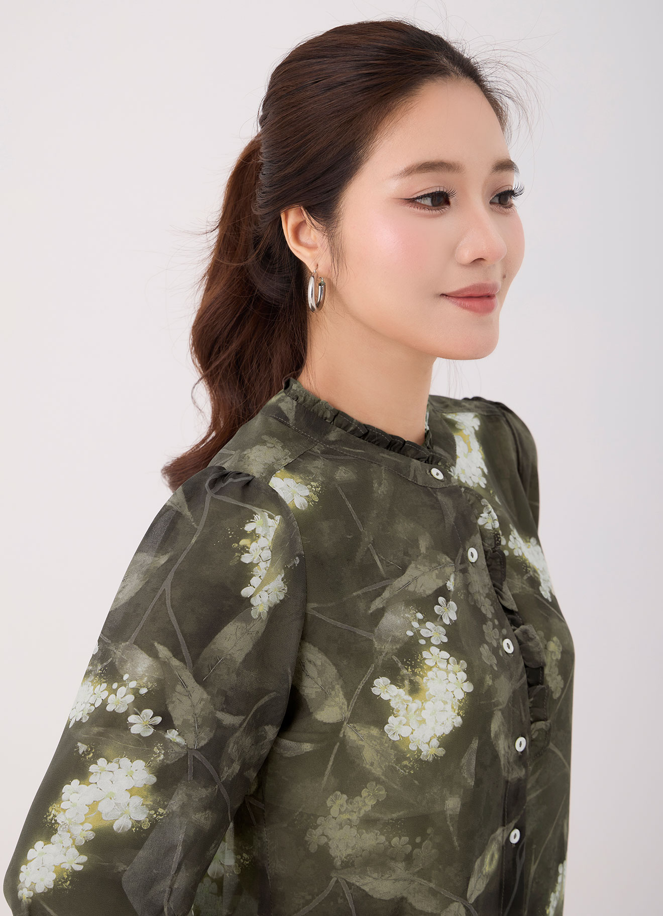 Bungee-Cord  by Floral Printed Blouse