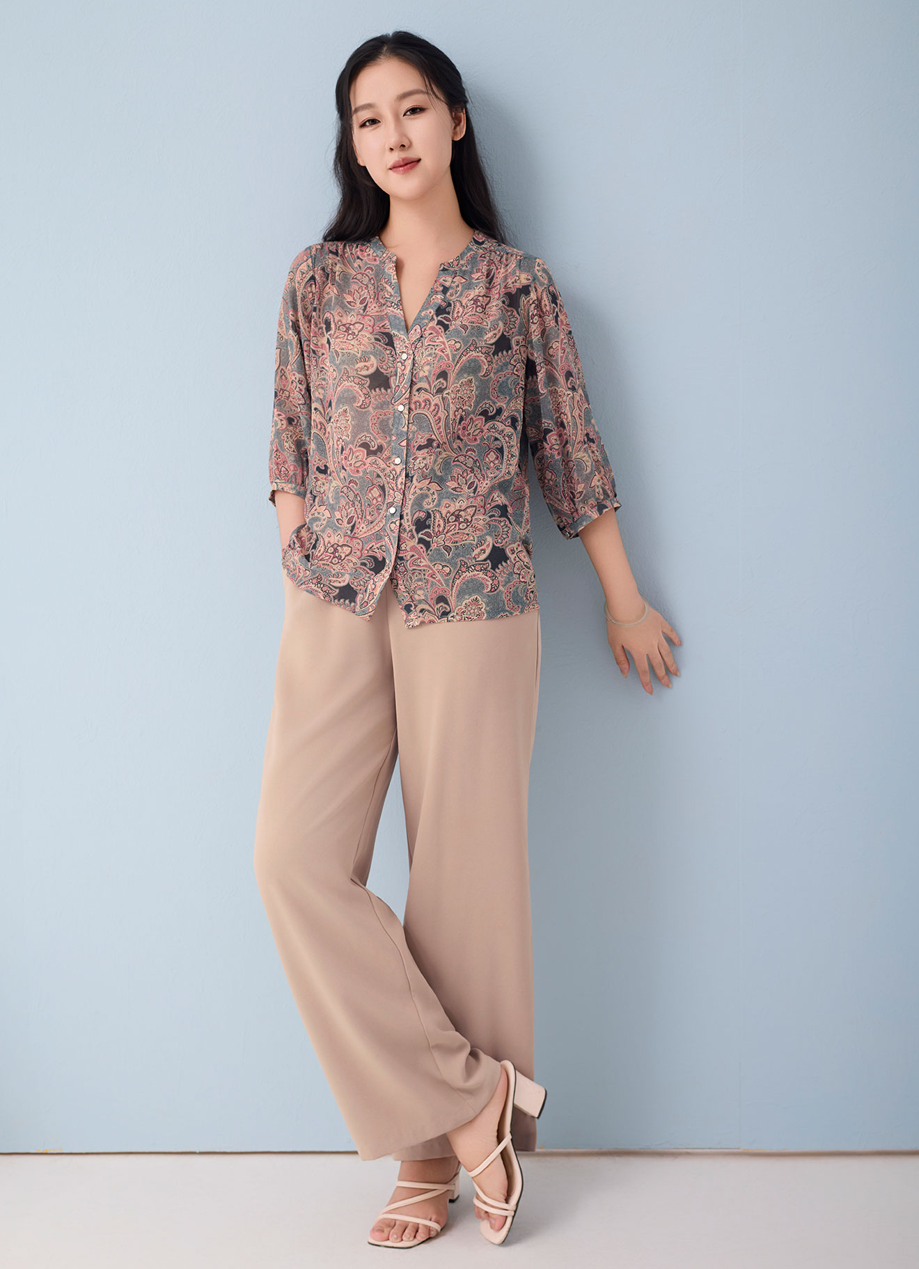 Caviar by Sleeve Blouse