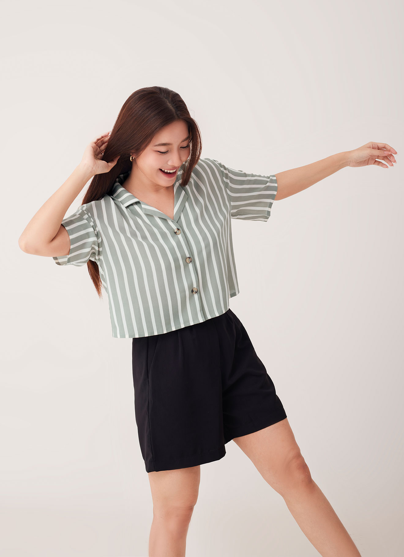 Iceberg-Green by STRIPED SHIRT