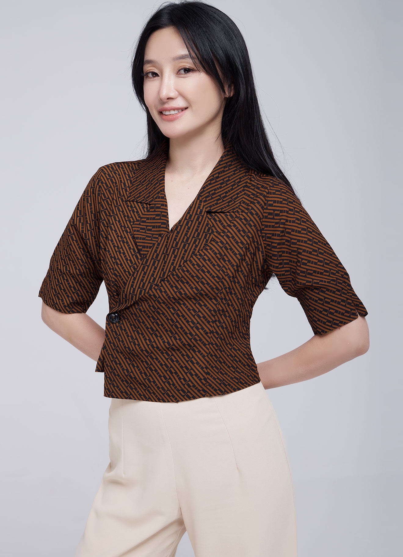 Leather-Brown by Sleeve Blouse