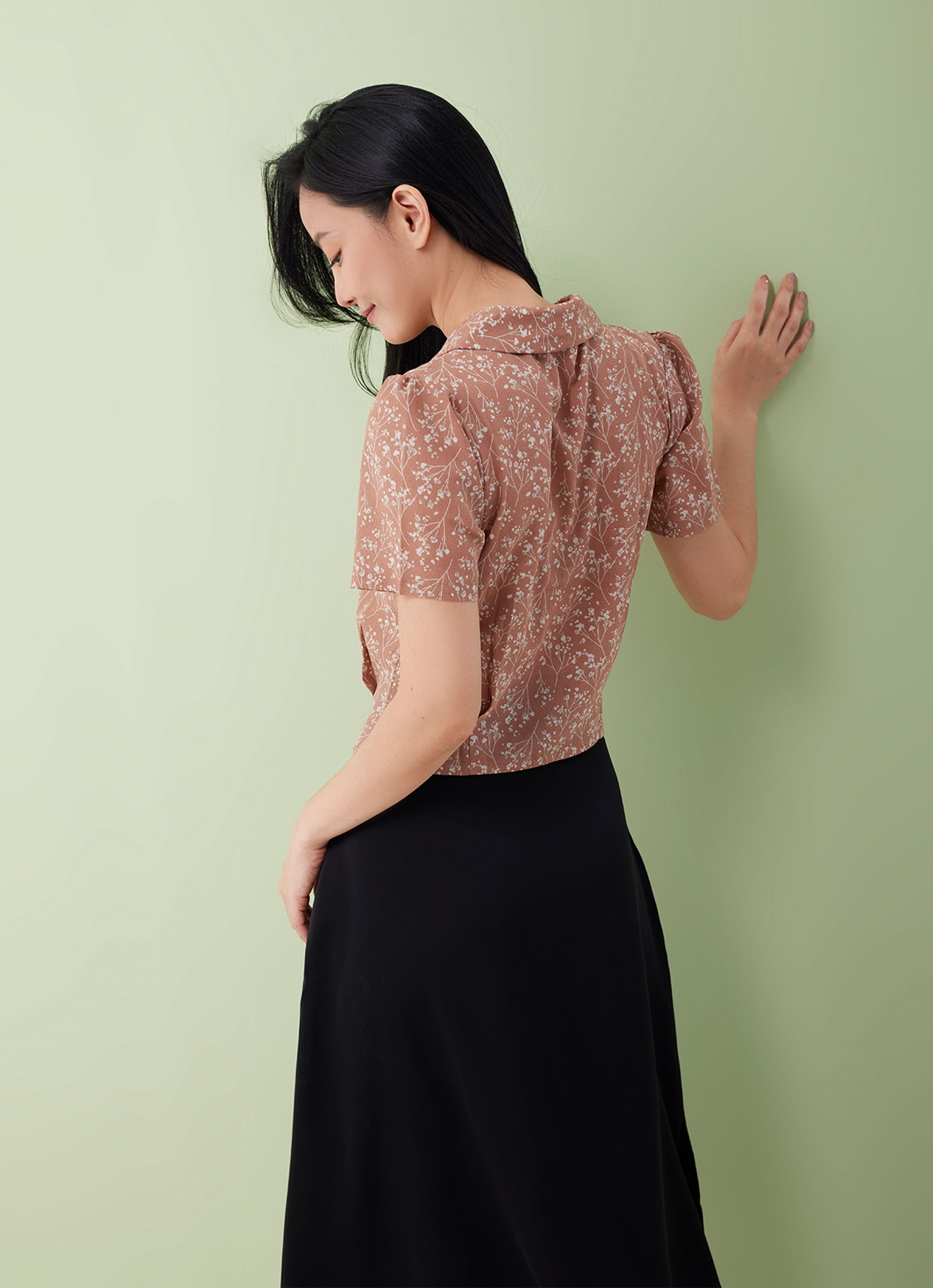 Mocha-Mousse by Printed Blouse