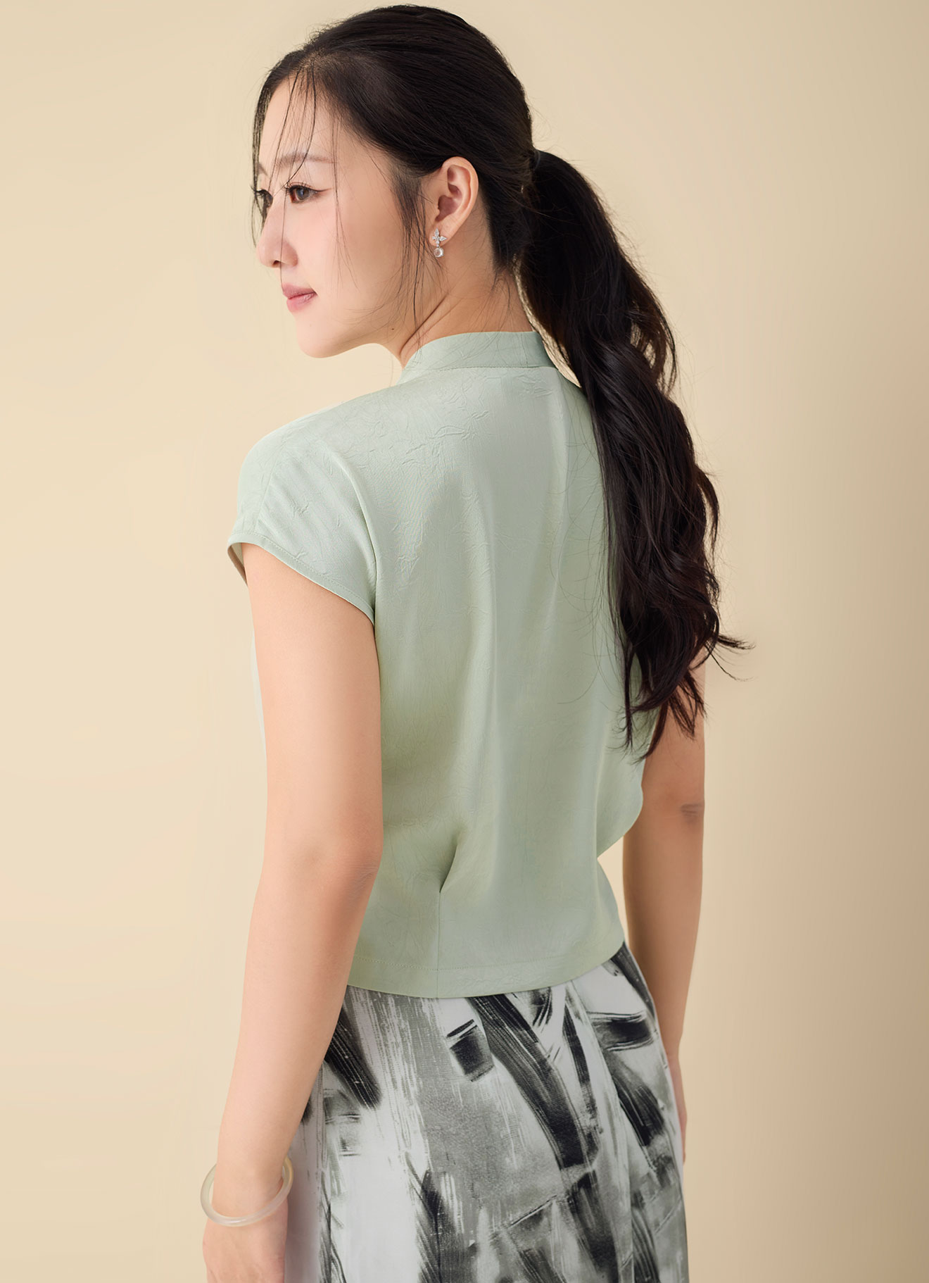 Swamp by V-Neck Top