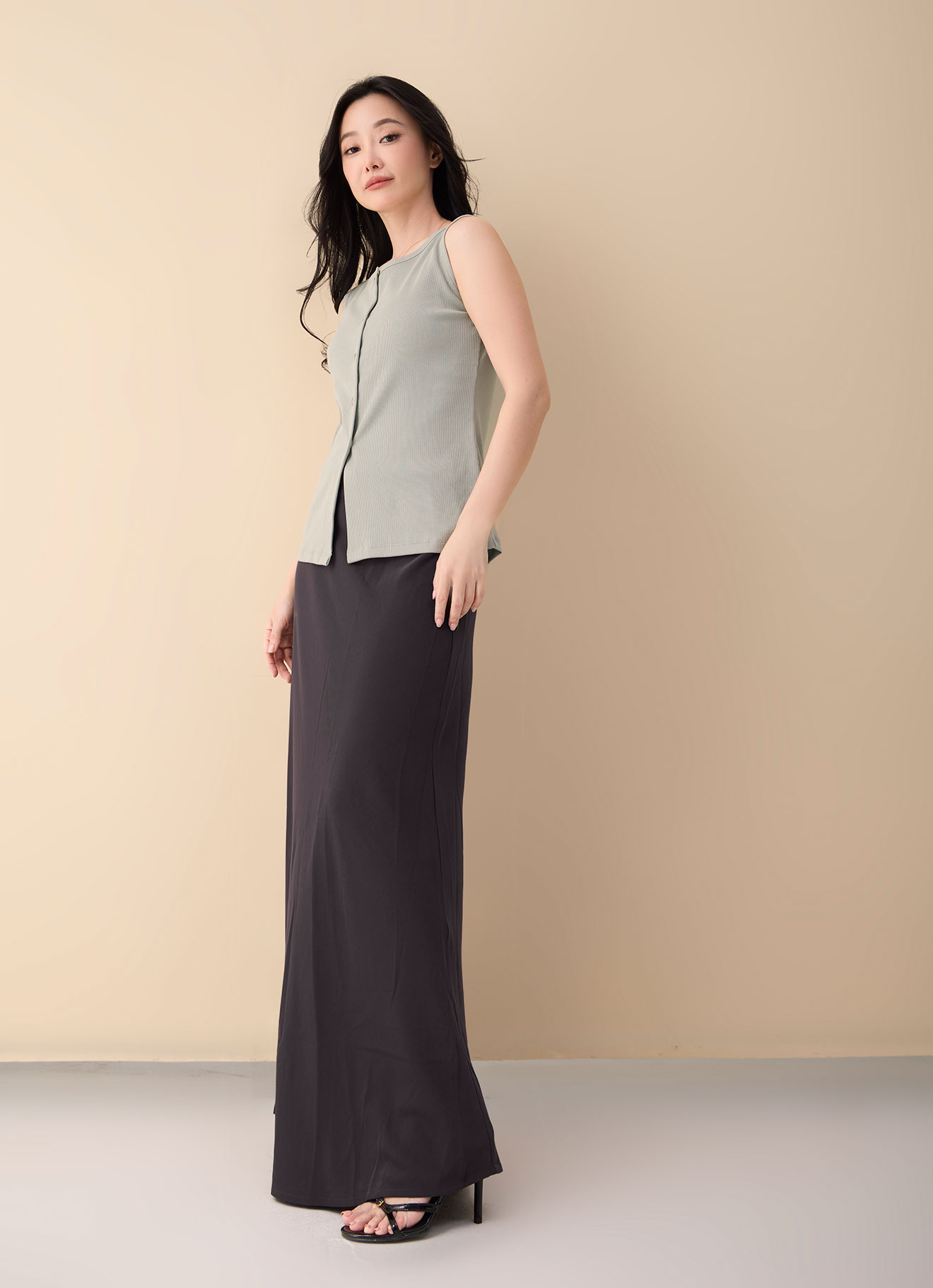 Tea by Sleeveless Top