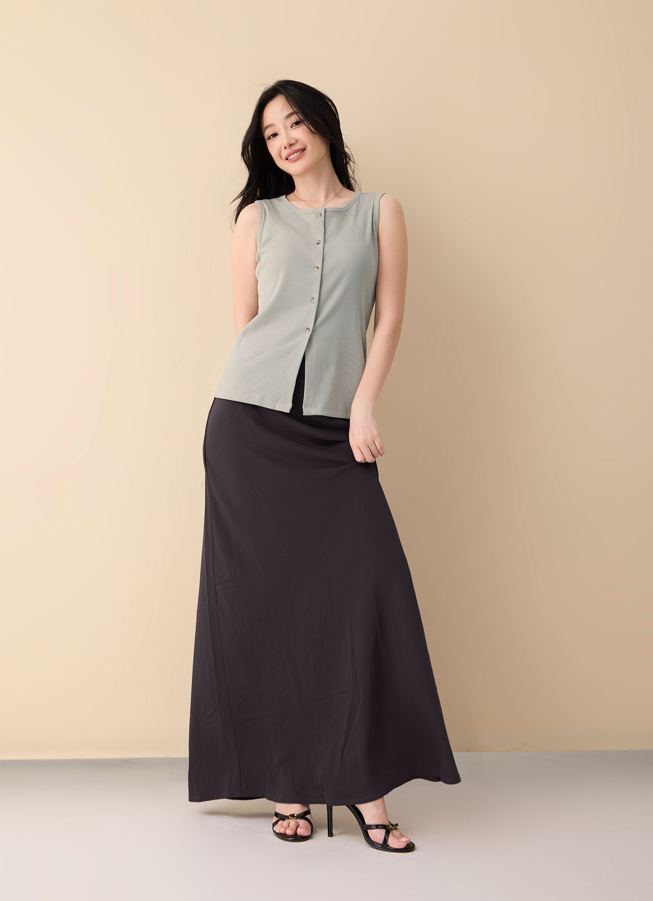 Tea by Sleeveless Top
