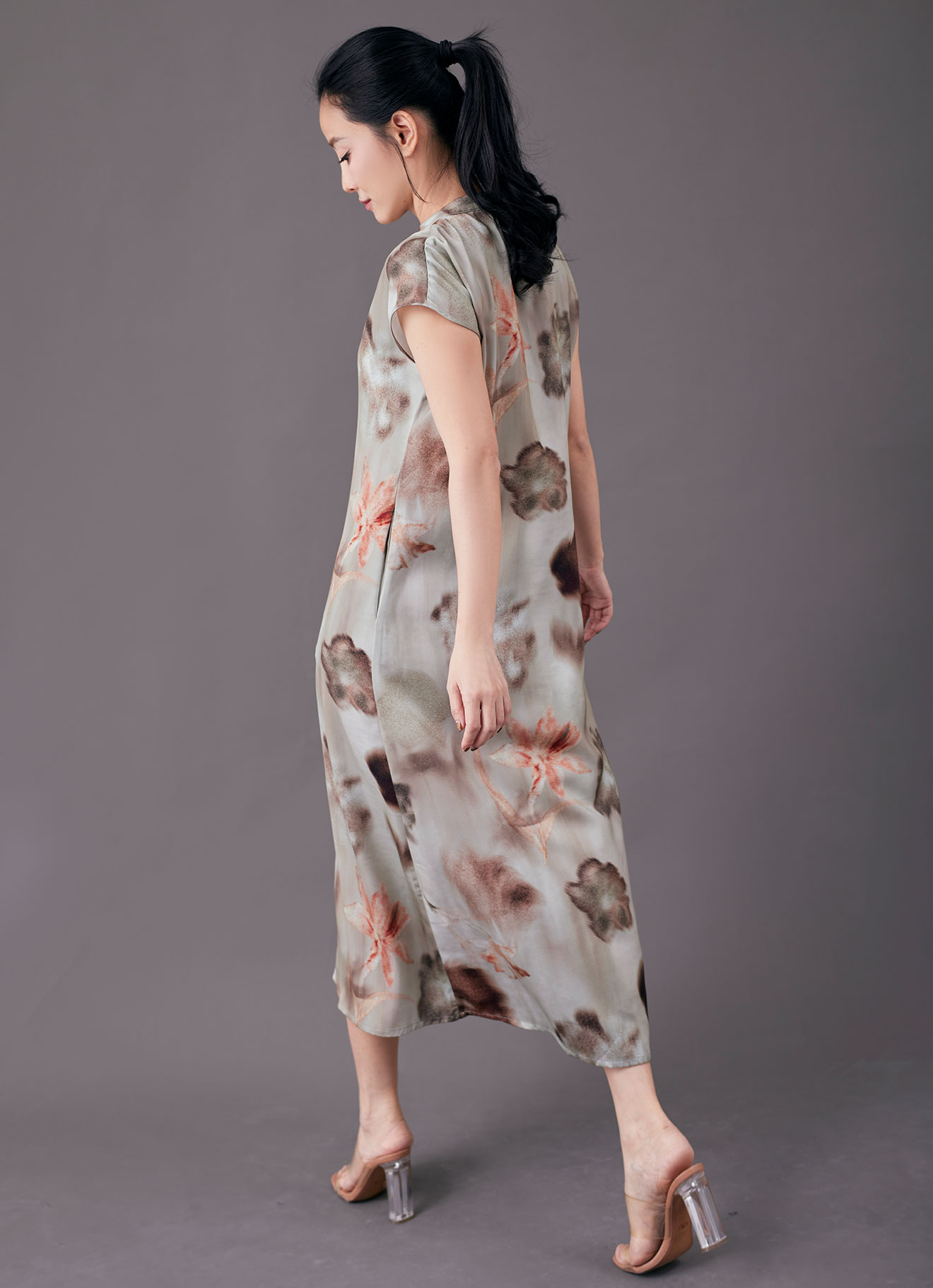 White-Asparagus  by Sleeve Dress